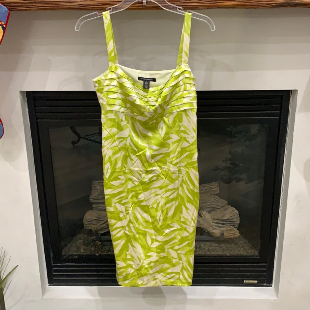 {Kenneth Cole}Sz 2 Green & White Silk Blend Evening Dress